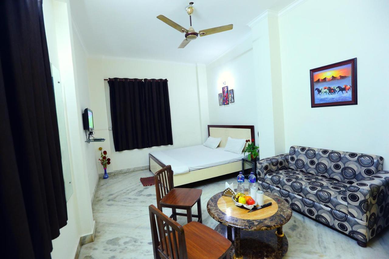Hotel Rosewood Agra  Exterior photo