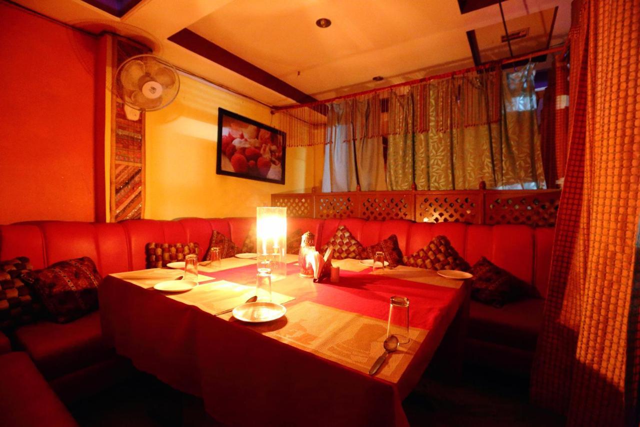 Hotel Rosewood Agra  Exterior photo